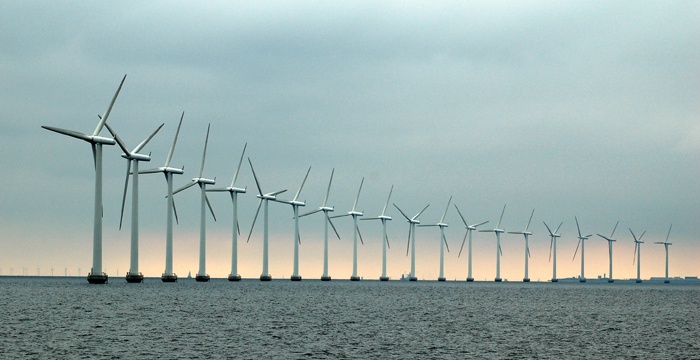 Electricity from fossil fuels and renewables tied in Scotland 