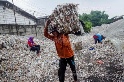 Southeast Asian communities flooded with plastic waste since China ban
