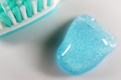 Cosmetics producers ‘all over the shop’ in phasing out polluting plastic microbeads Cosmetics producers ‘all over the shop’ in phasing out polluting plastic microbeads