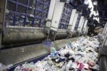 Plastic recycling conveyor belt