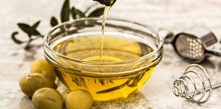 A bowl of olive cooking oil